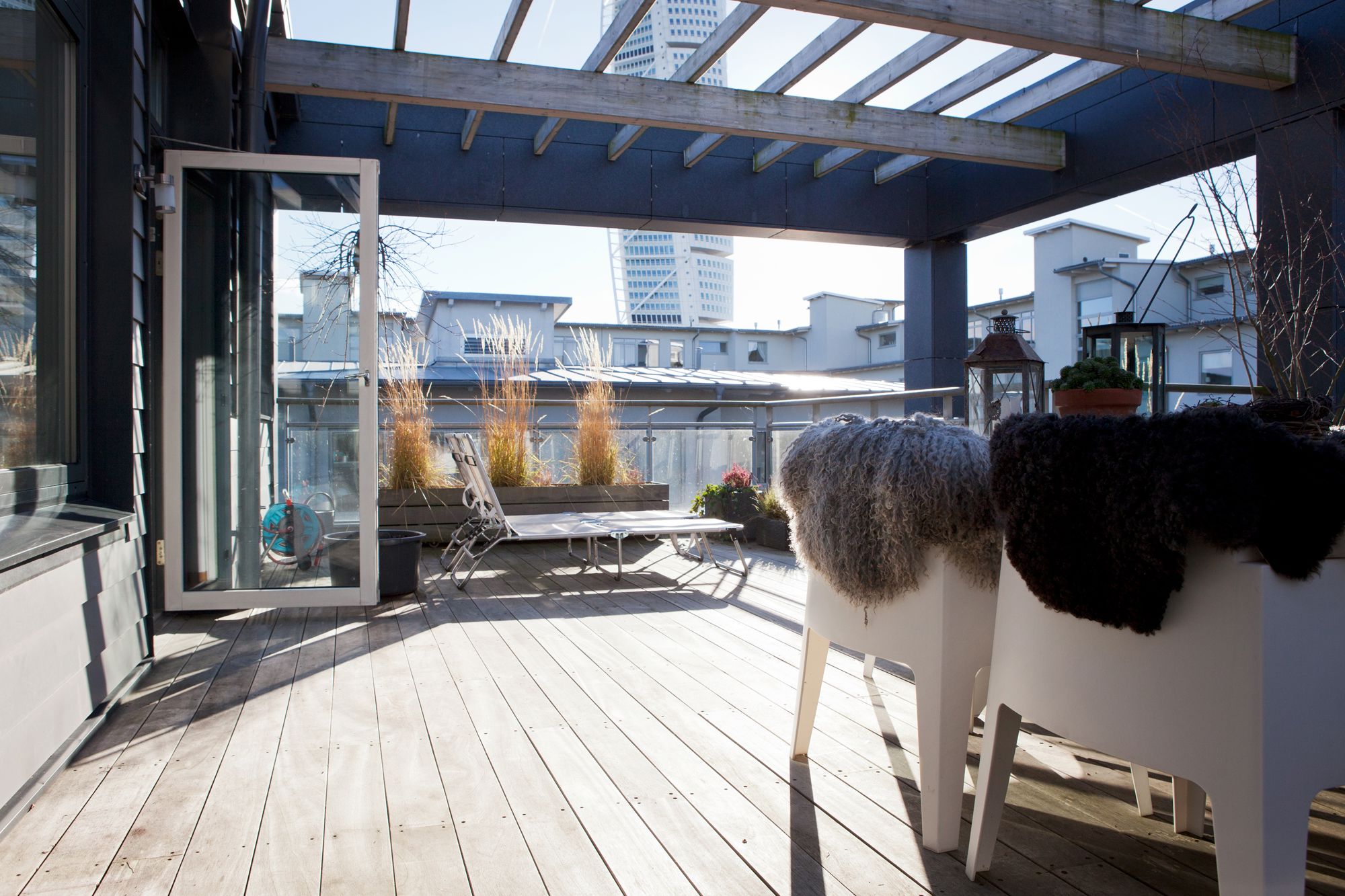 Ático moderno con amplia terraza - Blog tienda decoración estilo