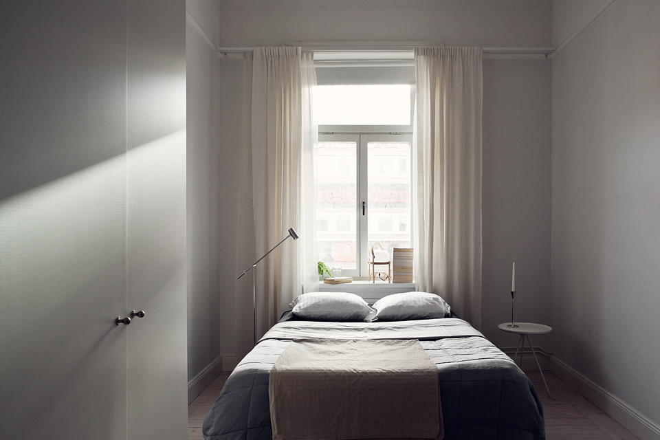 este Huérfano Piquete Situar la cama bajo la ventana - Blog tienda decoración estilo nórdico -  delikatissen