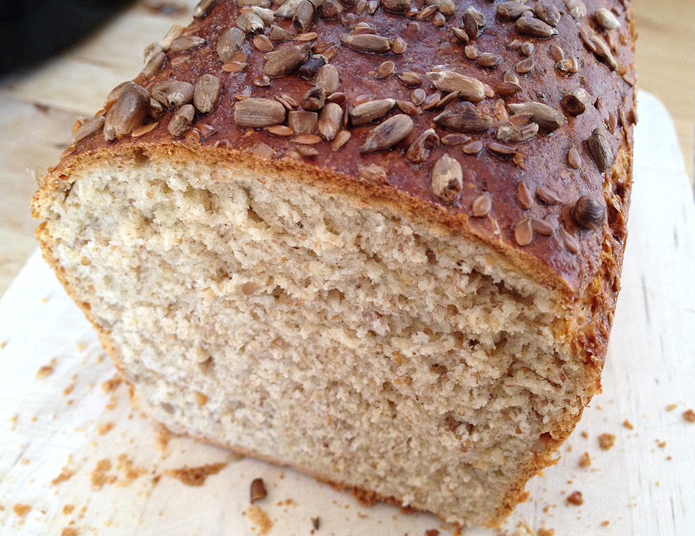 Pan integral con centeno, semillas de lino y de girasol - Blog tienda  decoración estilo nórdico - delikatissen