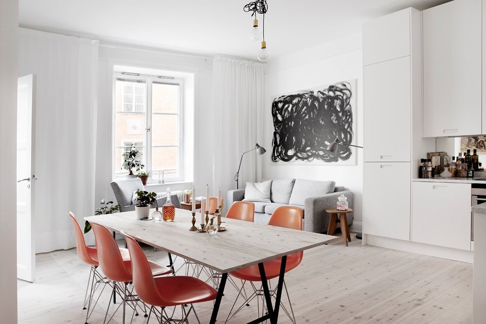 delikatissen sillas eames naranja muebles de diseño estilo nórdico diseño y decoración diseño de interiores decoración de interiores decoración de comedores cocinas pequeñas cocinas modernas cocinas blancas blog de decoración nórdica escandinava 