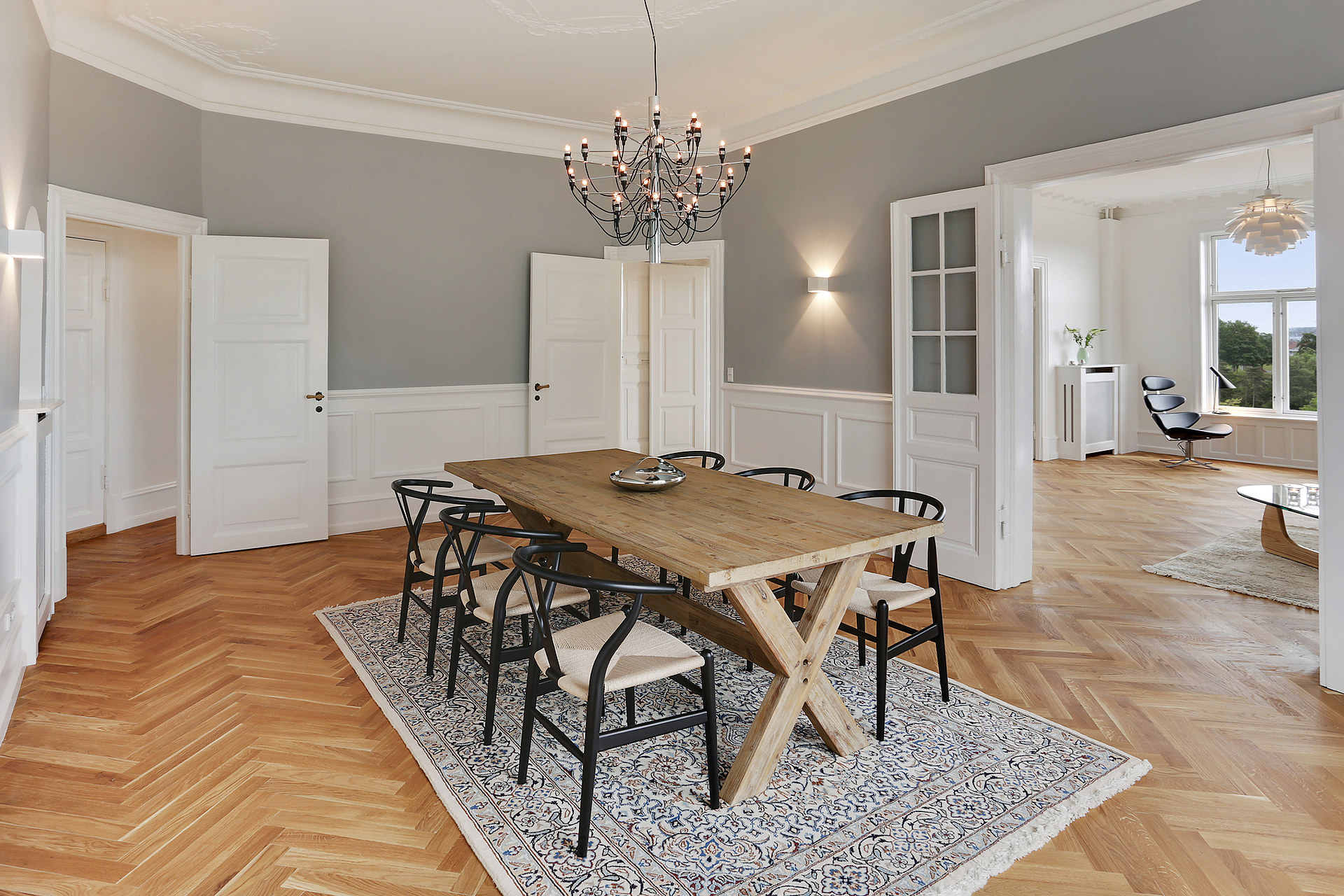 muebles de diseño danés Hans J. Wegner estilo nórdico escandinavo Erik Jorgensen diseño danés diseñadores daneses decoración pisos grandes antiguos decoración elegante nórdica blog de decoración nórdica arne jacobsen 