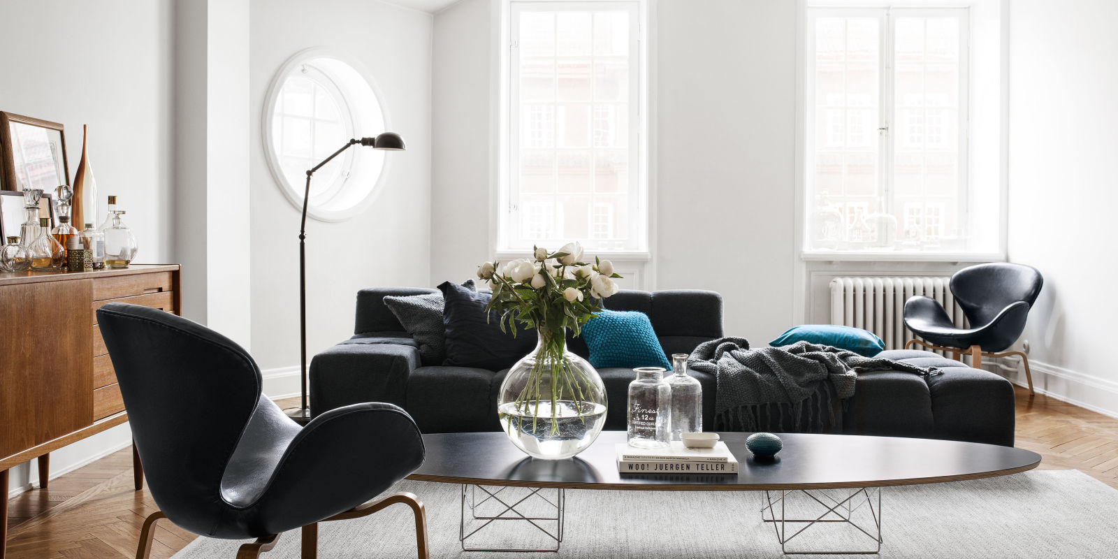 delikatissen sillones Swan de Arne Jacobsen muebles eames aalto muebles de diseño mid centruy modern H&M Home estilo nórdico Elliptical Table ETR Charles & Ray Eames aparador danés 