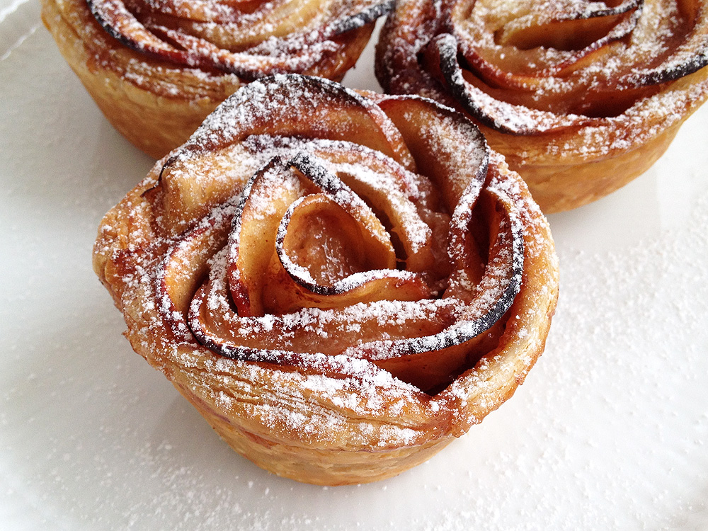 delikatissen tartas postres fáciles tartas hojaldre tartas frutas tartas bonitas tarta de manzana Rosas de hojaldre y manzana presentación postres postres recetas delikatissen postres rápidos postres fáciles transportar 