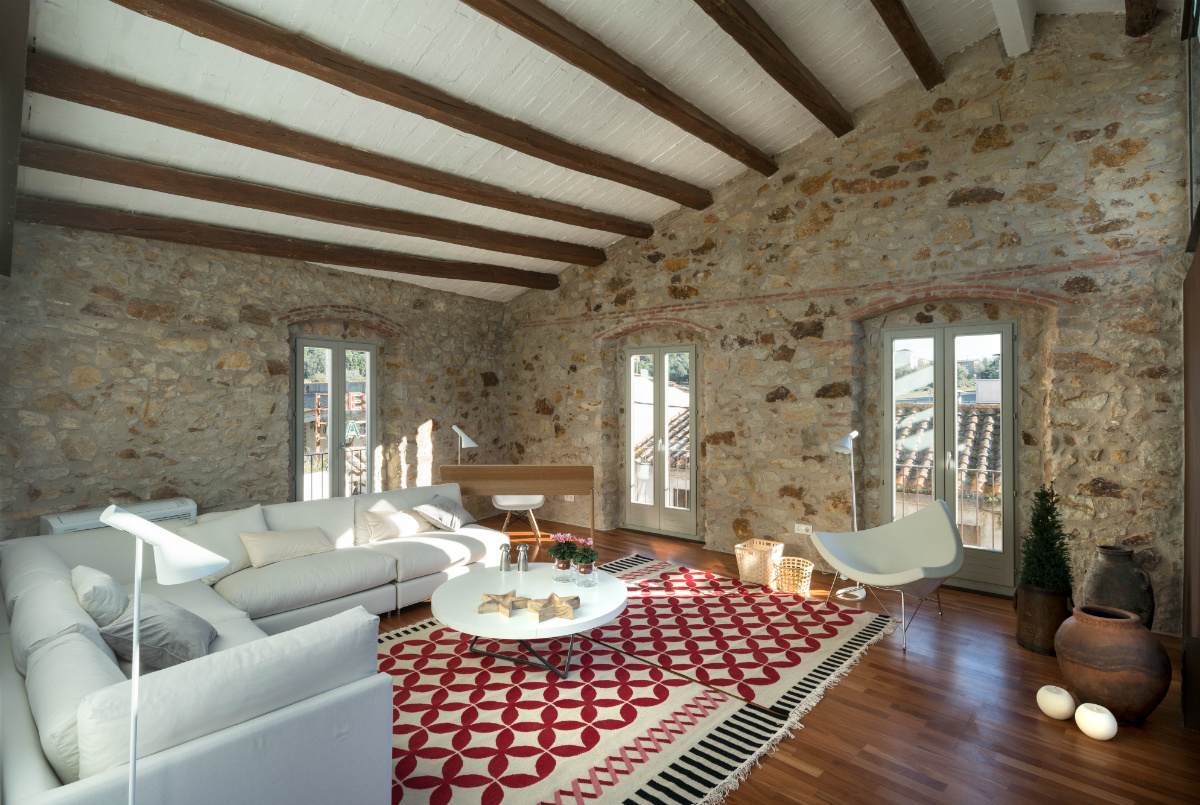 vacaciones en el pueblo reformas casas rurarles muros de piedra estilo rústico moderno estilo minimalista decoracion diseño interiores casa rural casa del pueblo blog decoración 
