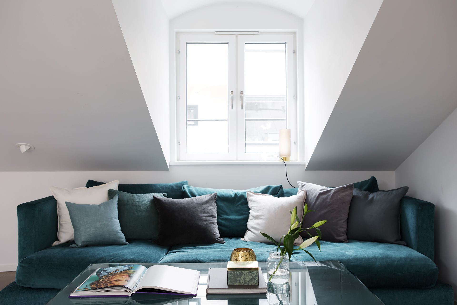 Vuelve el terciopelo a los sofás tendencias 2016 decor tejidos modernos sofá de terciopelo sofá azul muebles modernos clásicos renovados blog decoración nórdica 