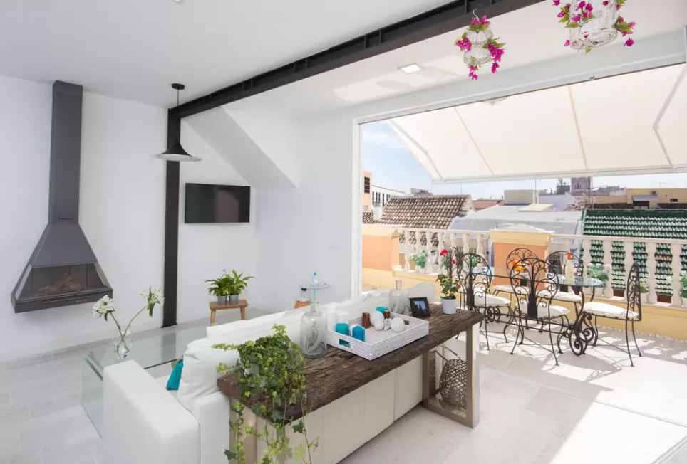 pisos de vacaciones málaga pisos con terraza malaga pisos airbnb malaga Fabuloso ático de vacaciones estilo nórdico escandinavo decoración en blanco blog decoracion interiores apartamento vacaciones malaga 