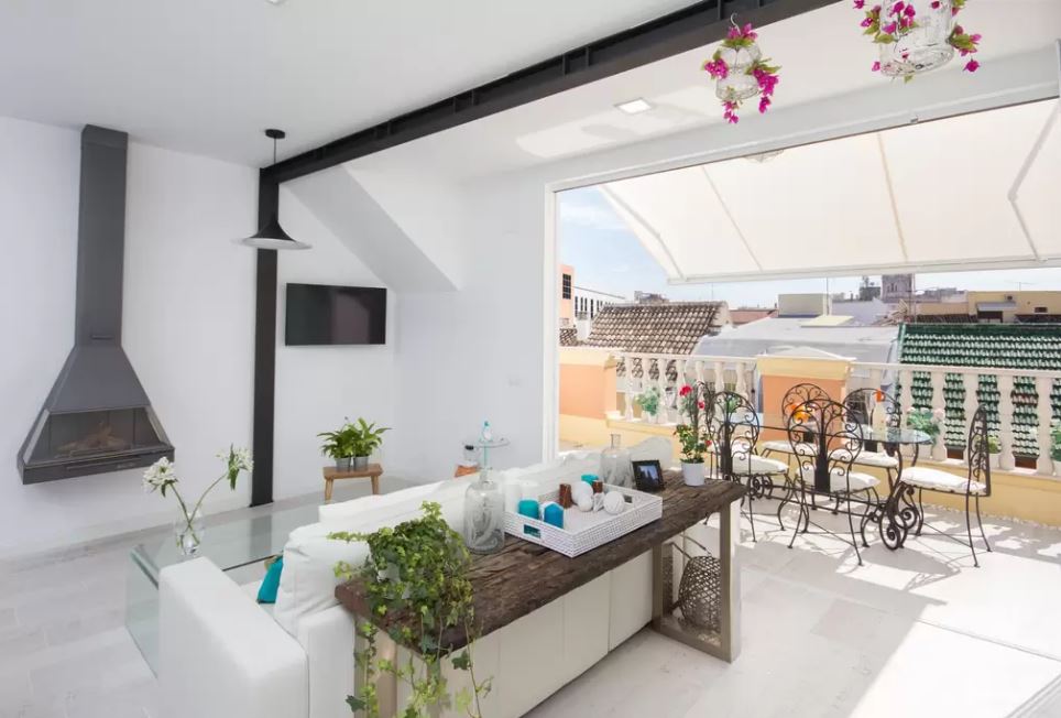 delikatissen pisos de vacaciones málaga pisos con terraza malaga pisos airbnb malaga Fabuloso ático de vacaciones estilo nórdico escandinavo decoración en blanco blog decoracion interiores apartamento vacaciones malaga 