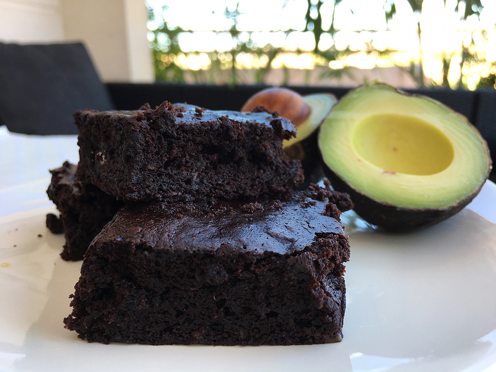 recetas postres delikatissen recetas dulces aguacate postres caseros cacao Brownie de aguacate brownie casero brownie cacao bizcocho jugoso 