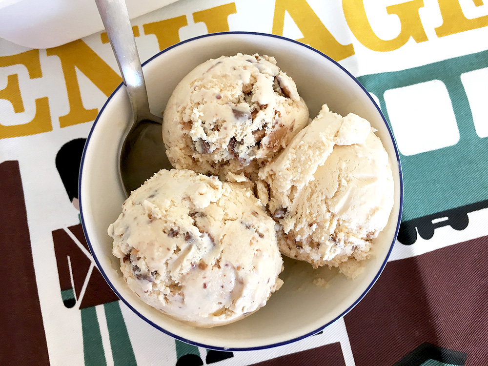 delikatissen recetas postres delikatissen helado sin huevo helado pocos ingredientes helado fácil helado de daim helado casero vainilla chocolatina helado casero 