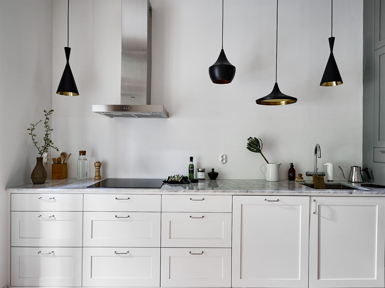 Lámparas colgantes sobre la encimera iluminación cocinas cocinas sin muebles superiores cocinas pequeñas cocinas nórdicas cocinas modernas blog decoración nórdica 