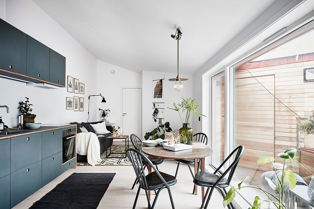 vivir en el centro Mini ático sueco de 24 m² con terraza diseño exterior diseño aticos decoración terrazas decoración pisos pequeños decoración aticos y lofts blog decoración nórdica atico sueco atico nórdico 