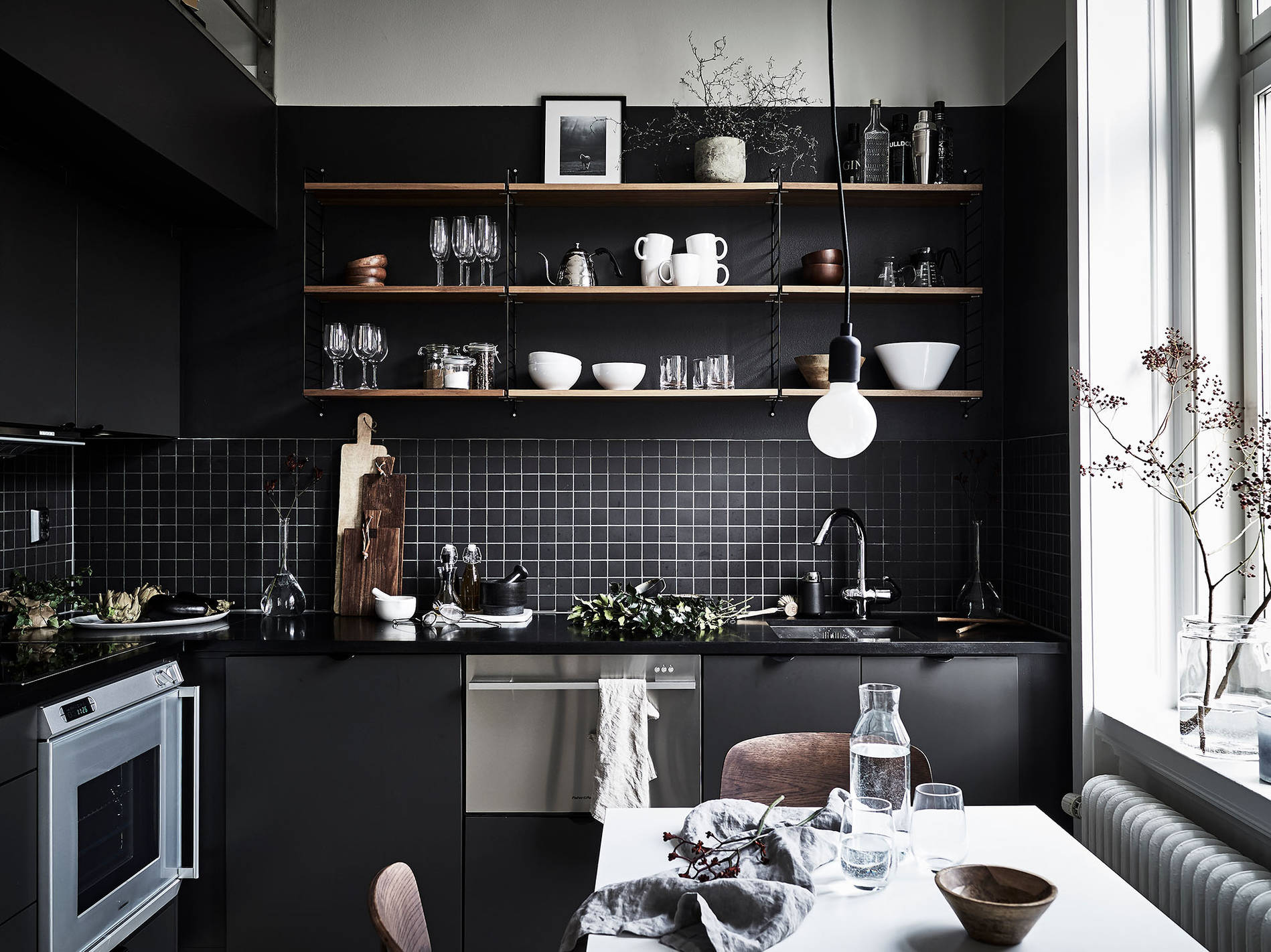 estilo nórdico minipisos distribución diáfana decoración pisopequeño decoración negro espacios pequeños decoración estudio cocina pequeña cocina negra cocina abierta blog decoración nórdica 