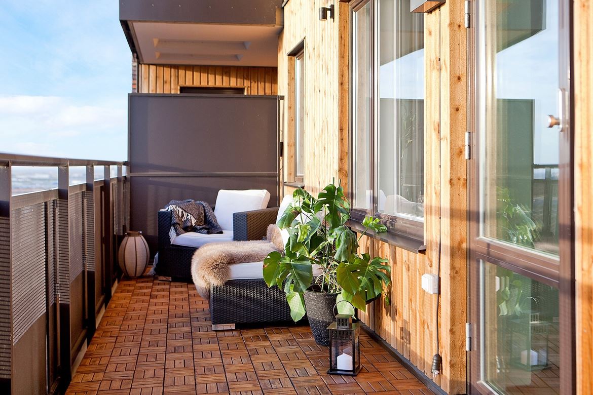 terraza de madera revestimientos terrazas piso sueco madera para exterior estilo sueco diseño de terrazas y balcones decoración exterior decoración de balcones blog decoración nórdica 