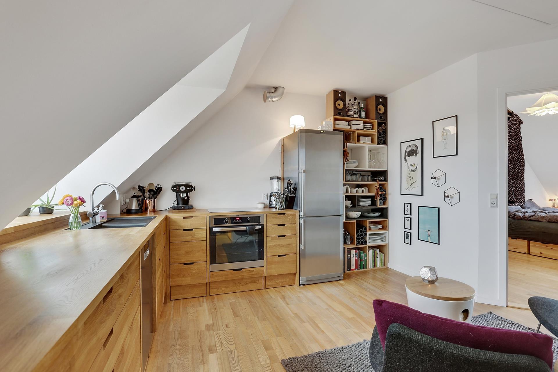 Moderna cocina de madera de roble encimeras de madera diseño interiores diseño cocinas cocinas pequeñas cocinas nórdicas cocinas modernas cocinas de madera cocinas danesas blog decoración nórdica 