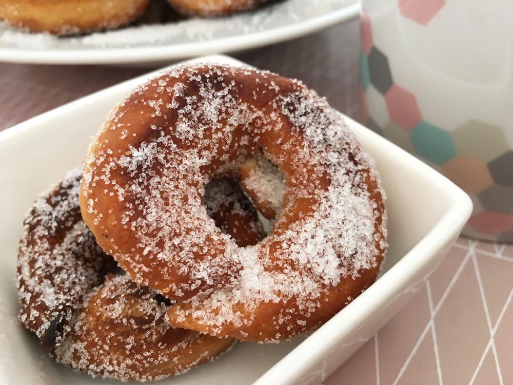 rosquillas fáciles rosquillas con cardamomo rosquillas caseras roscos fritos recetas españolas recetas delikatissen postres rápidos postres fáciles 