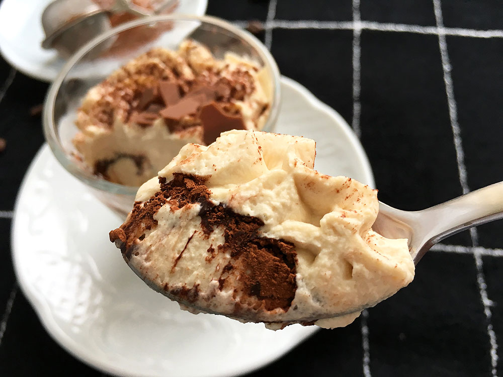tiramisú recetas delikatissen postres lacteos postres fáciles postres de vasito postres con mascarpone postres con cacao Mousse de tiramisú mousse casera café 