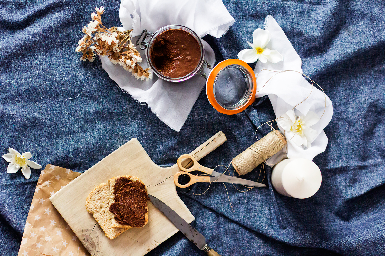 untable de chocolate y avellanas postres rápidos postres fáciles Nocilla casera crema de chocolate crema de cacao con avellanas crema de avellanas casera como hacer nocilla en casa 