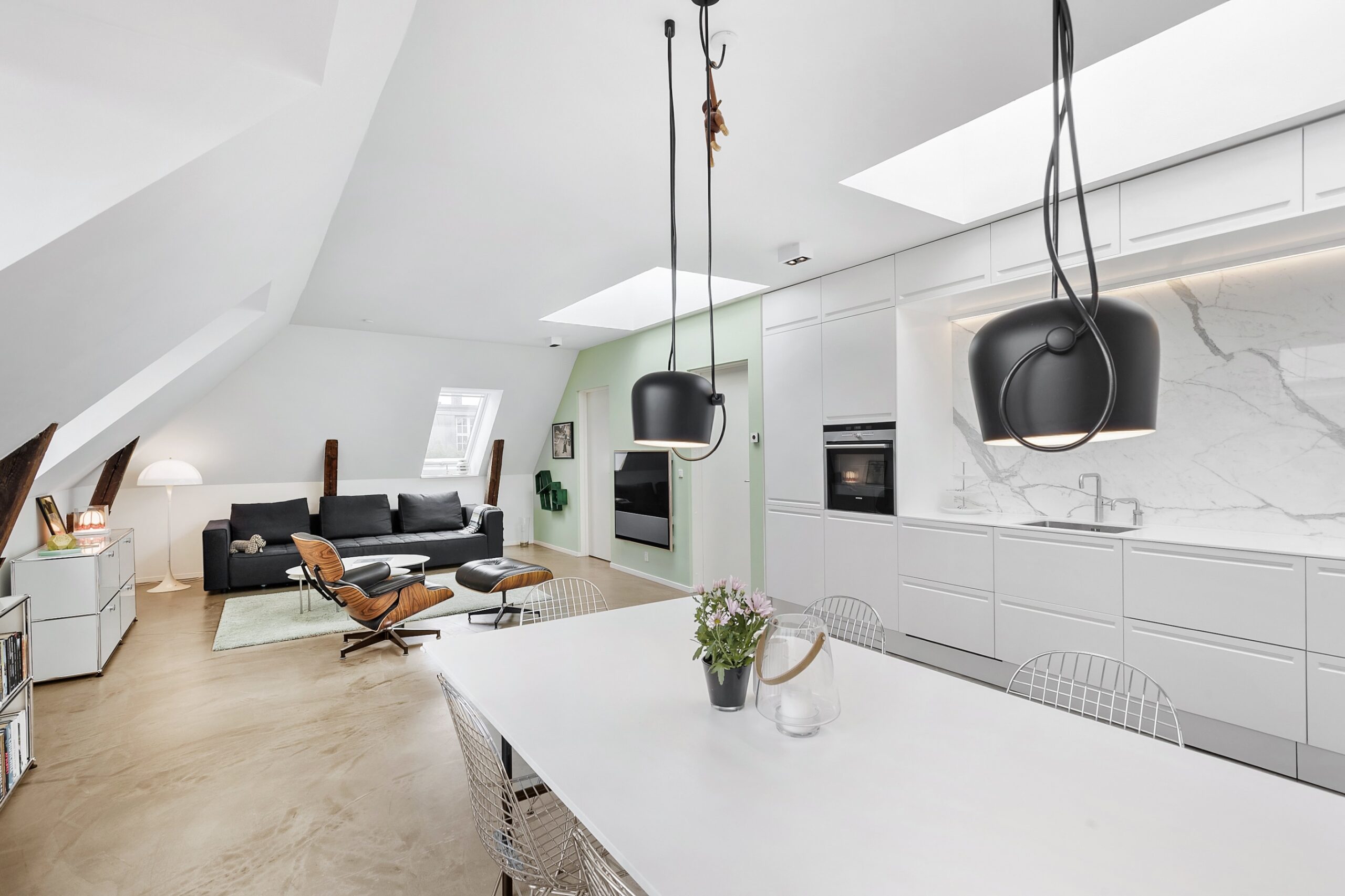 muebles de diseño moderno ático Eames Lounge con el Ottoman distribución abierta blog decoración nórdica ático diáfano atico danés 