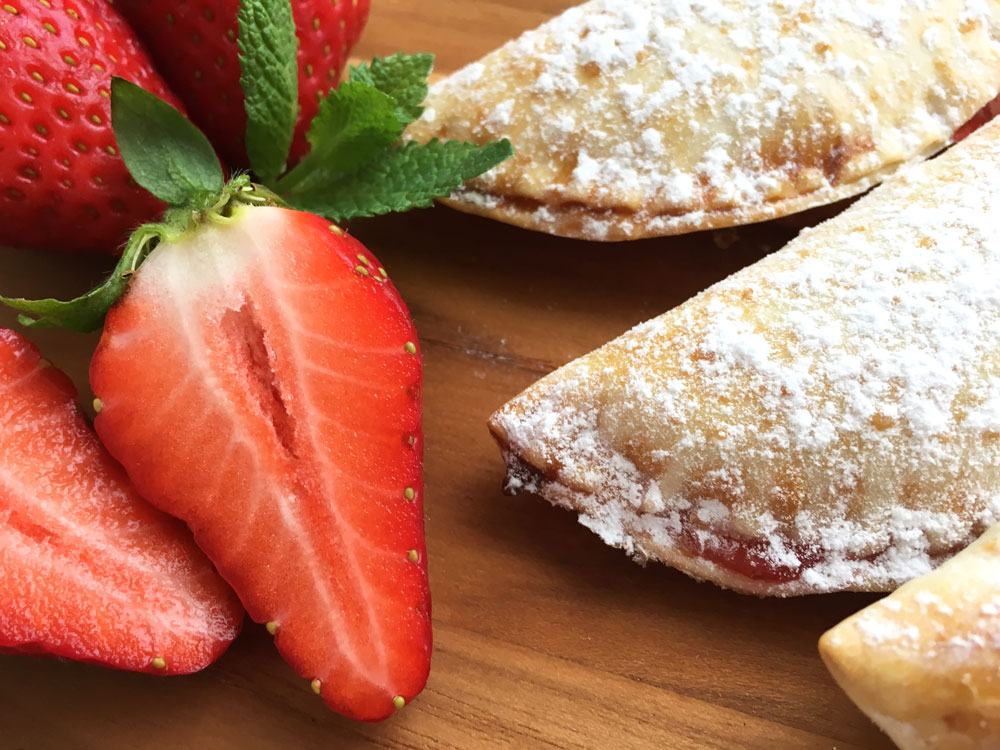 Strawberry hand pies recetas delikatissen postres rápidos postres fáciles postres delikatissen fresas empanadillas de fresas 