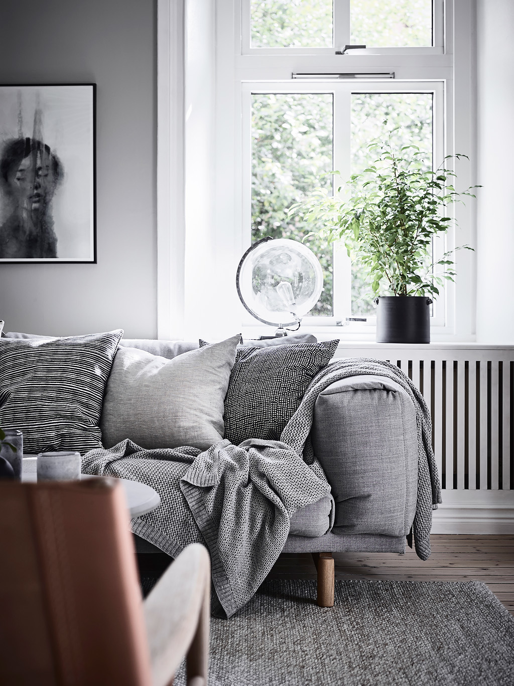 delikatissen textiles suaves textiles hogar sofá gris estilo nórdico decoración relajante decoración interiores cojines mantas hogar accesorios decoración 
