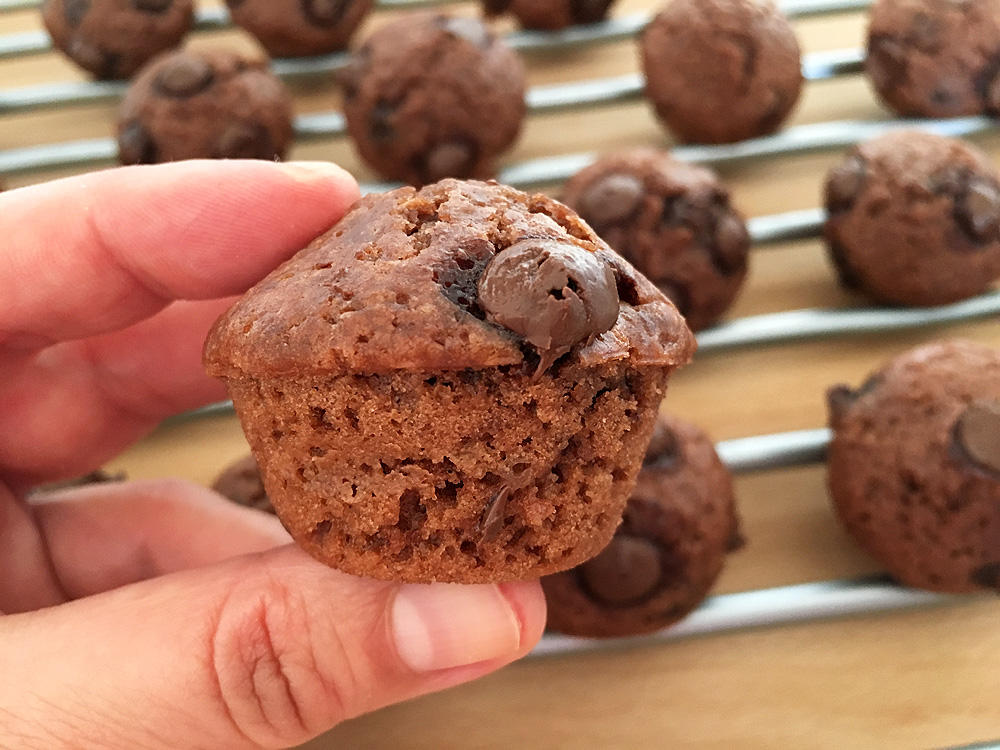 recetas delikatissen postres rápidos postres fáciles muffins pepitas chocolate muffins chocolate muffins caseras muffins cacao magdalenas pequeñas Chocolate chip mini muffins 