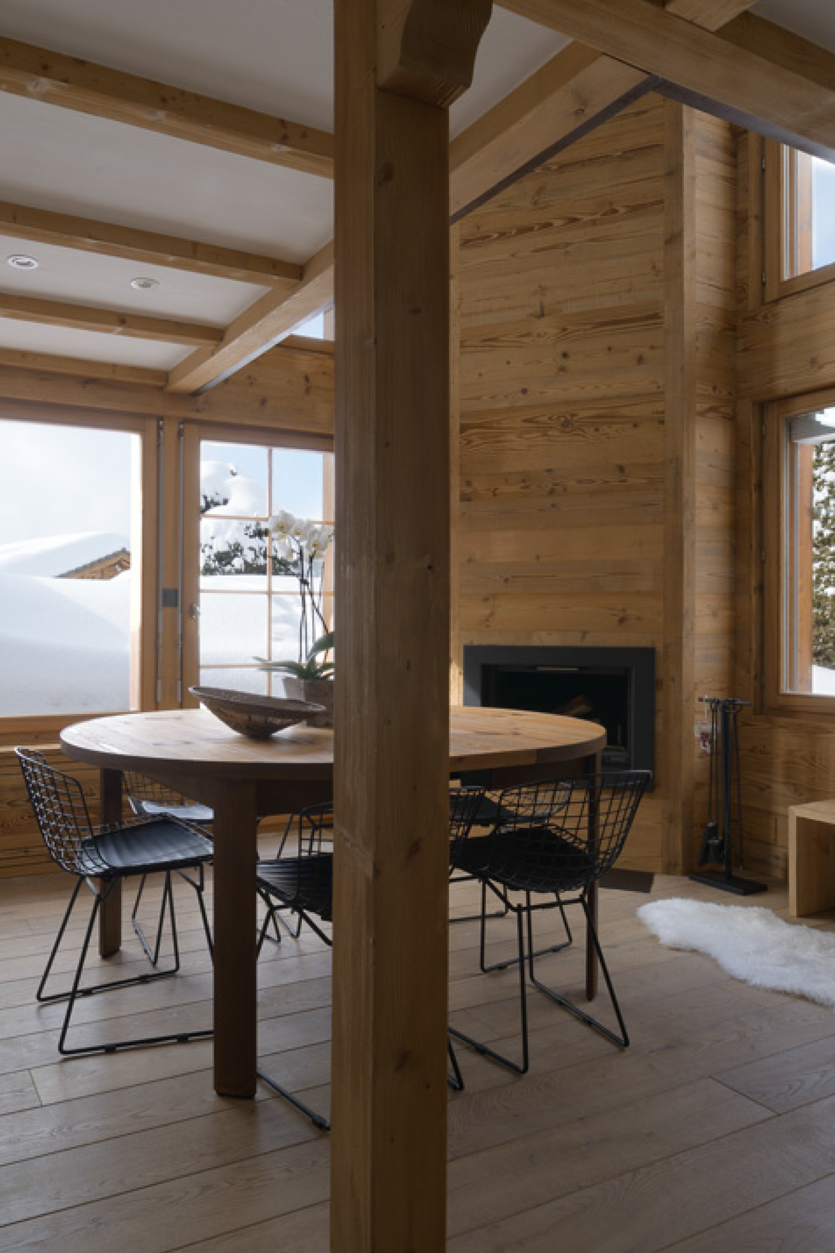 tablones madera revestimiento lavabo piedra estilo nórdico estilo escandinavo estilo alpino chalet suizo casa montaña Casa de madera 