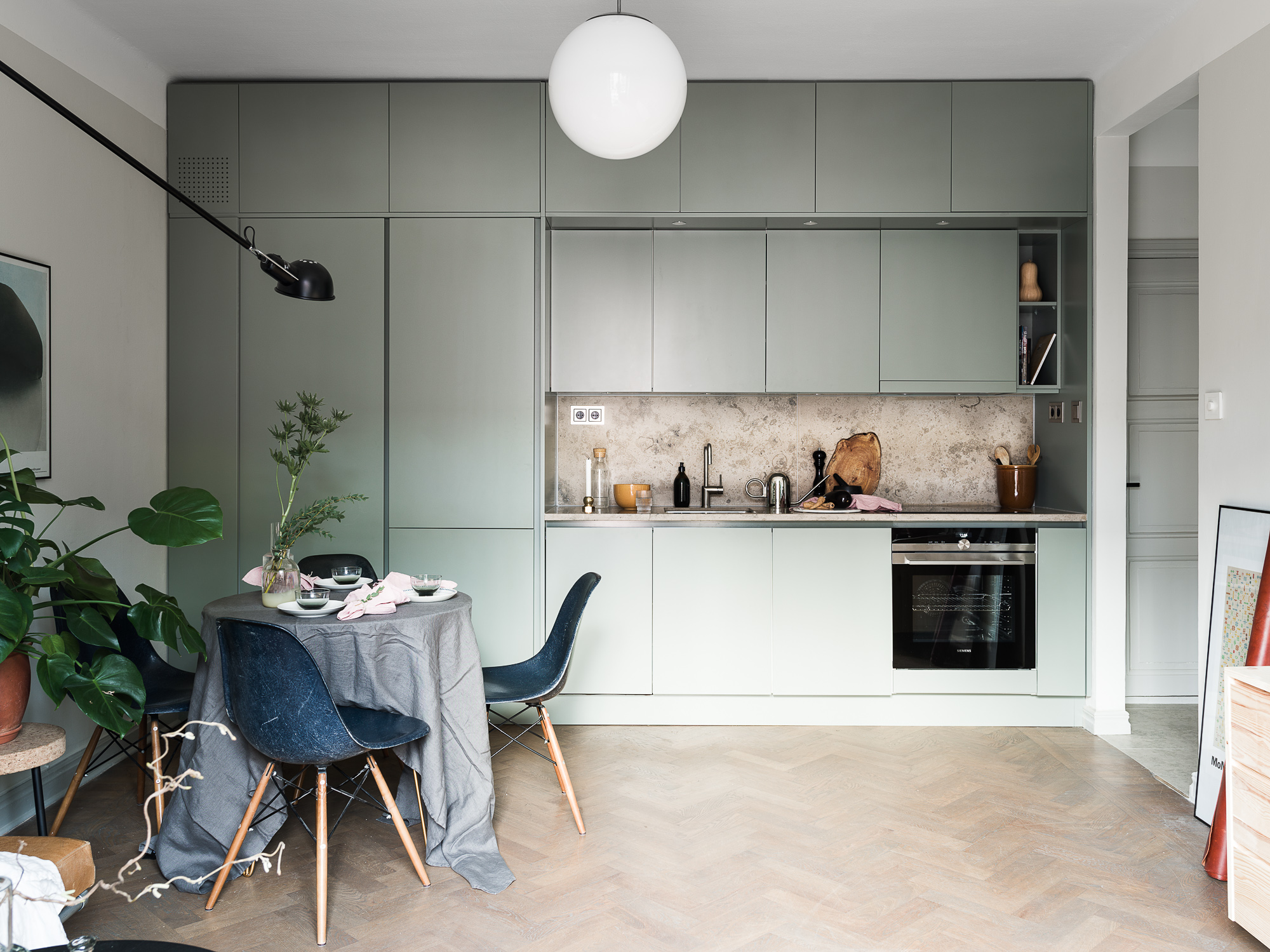 mint estilo nórdico estilo escandinavo cocina sin tiradores cocina pequeña cocina nórdica cocina mint cocina minimalista cocina líneas rectas cocina abierta blog decoración 