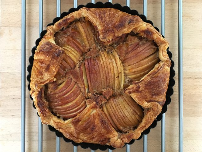Puff pastry apple galette (galette de hojaldre con manzana)