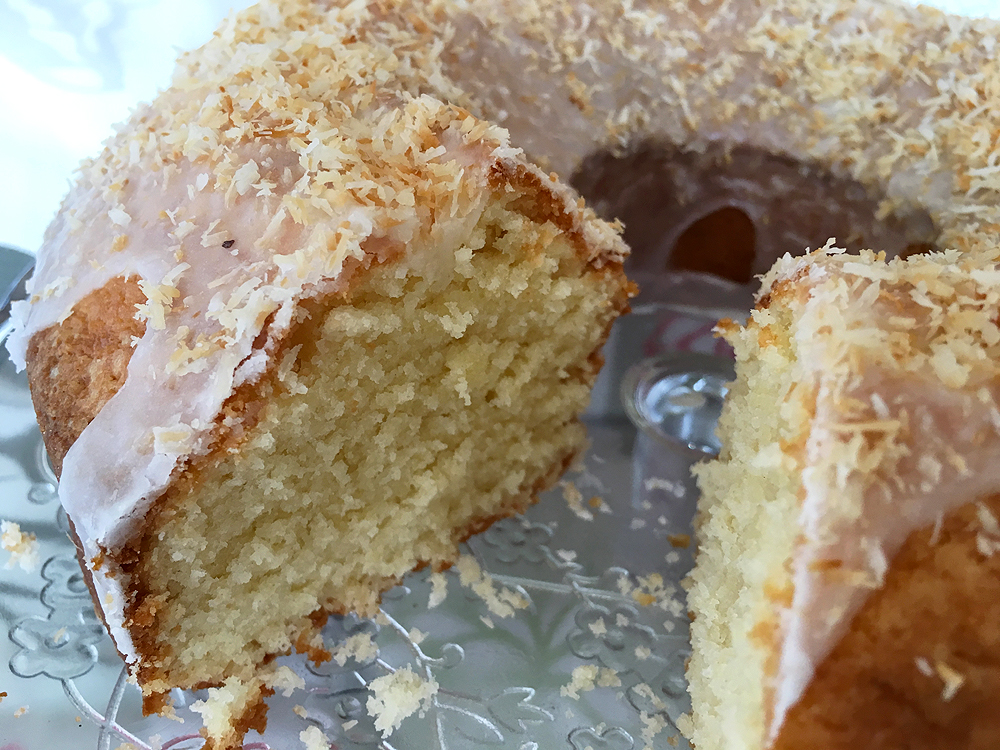 postres con coco coffe cake Coconut bundt cake bizcocho sencillo bizcocho jugoso bizcocho facil bizcocho de coco bizcocho casero bizcocho aromático 