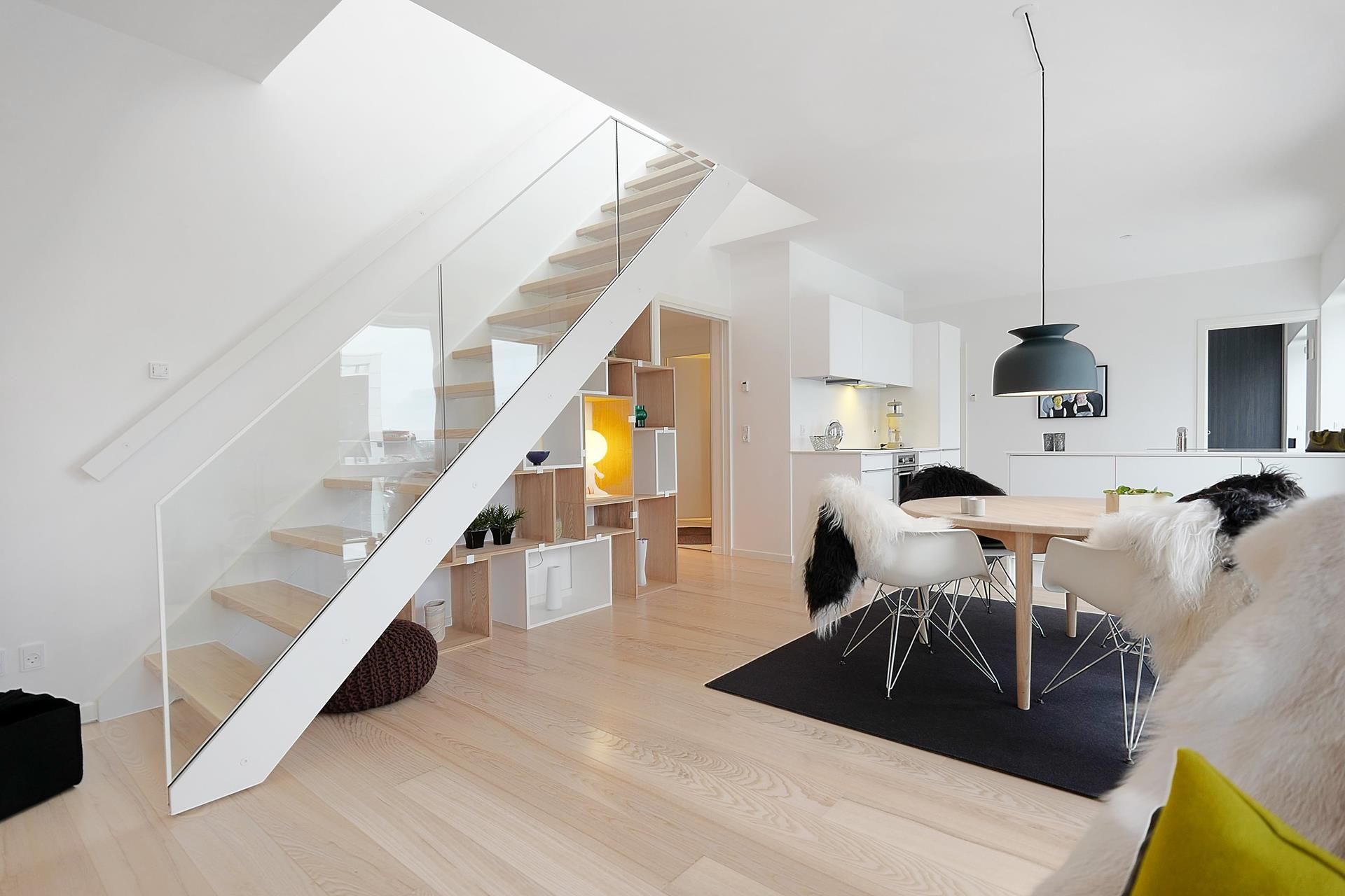 salón diáfano planta abierta nuevos pisos daneses nueva construcción áticos estilo escandinavo ático cocina abierta áticos en dinamarca ático nueva construcción aarhus dk 