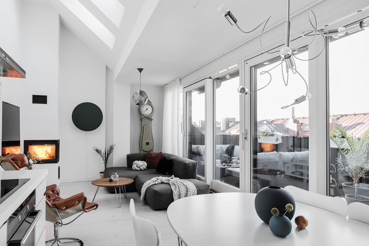 pisos centro con terraza Dúplex nórdico con chimenea y terraza decoración dúplex chimenea ático 