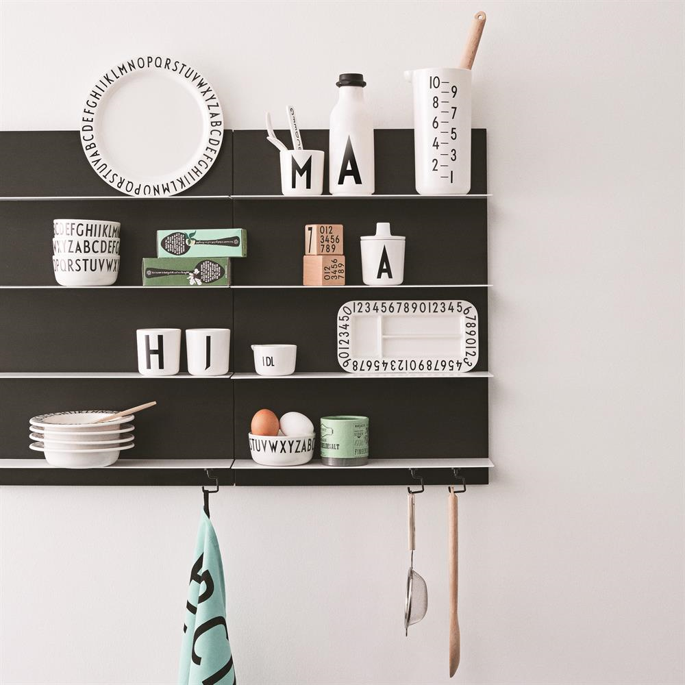 Vajillas Design Letters tipografía arne jacobsen textiles tazas Design Letters diseño nórdico diseño danés cerámica nórdica cerámica blanco y negro artículos de oficina accesorios de diseño 