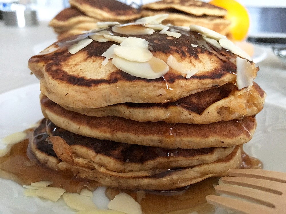 delikatissen tortitas pancakes tortitas de calabaza pumkin pancakes pancakes maple syrup pancakes buttermilk desayunos americanos 
