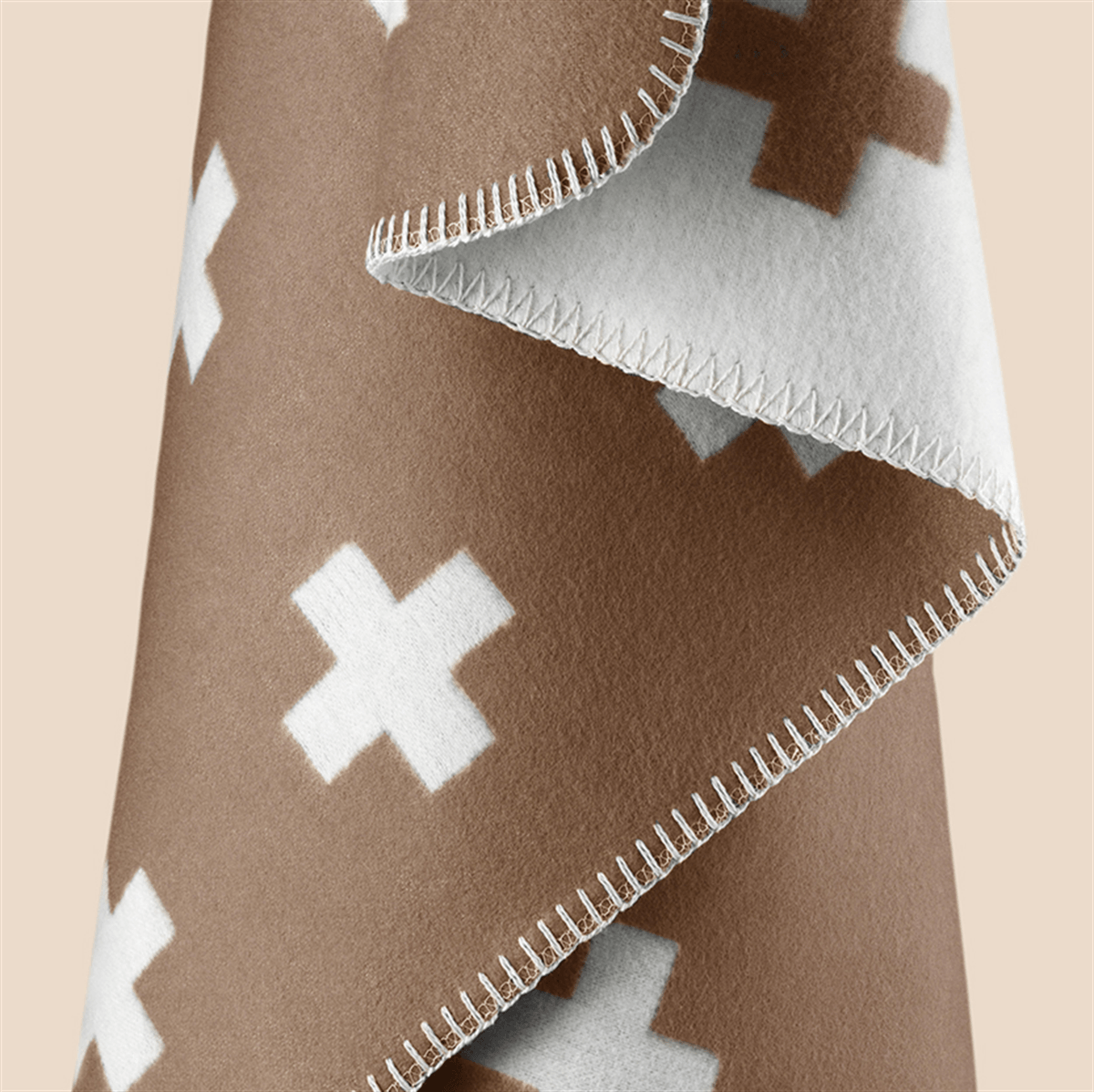 delikatissen textiles nórdicos pia wallen mantas de diseño manta cross iconos diseño sueco diseño sueco 