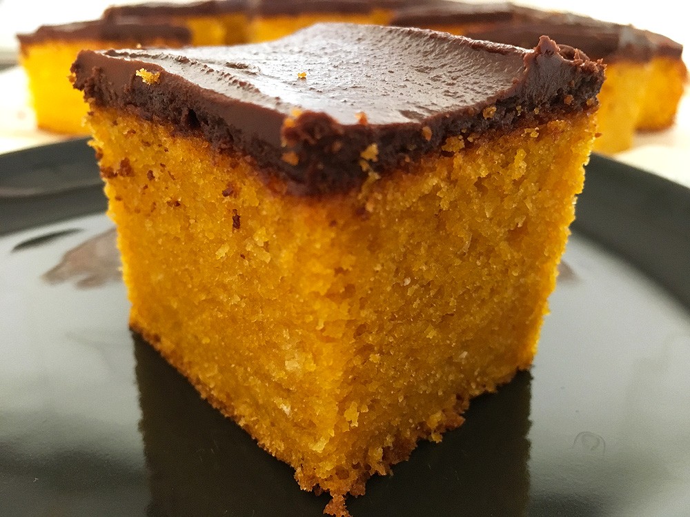 tarta facil tarta de zanahoria recetas delikatissen cobertura chocolate Carrot cake bizcocho jugoso bizcocho facil bizcocho de zanahoria bizcocho con color natural 