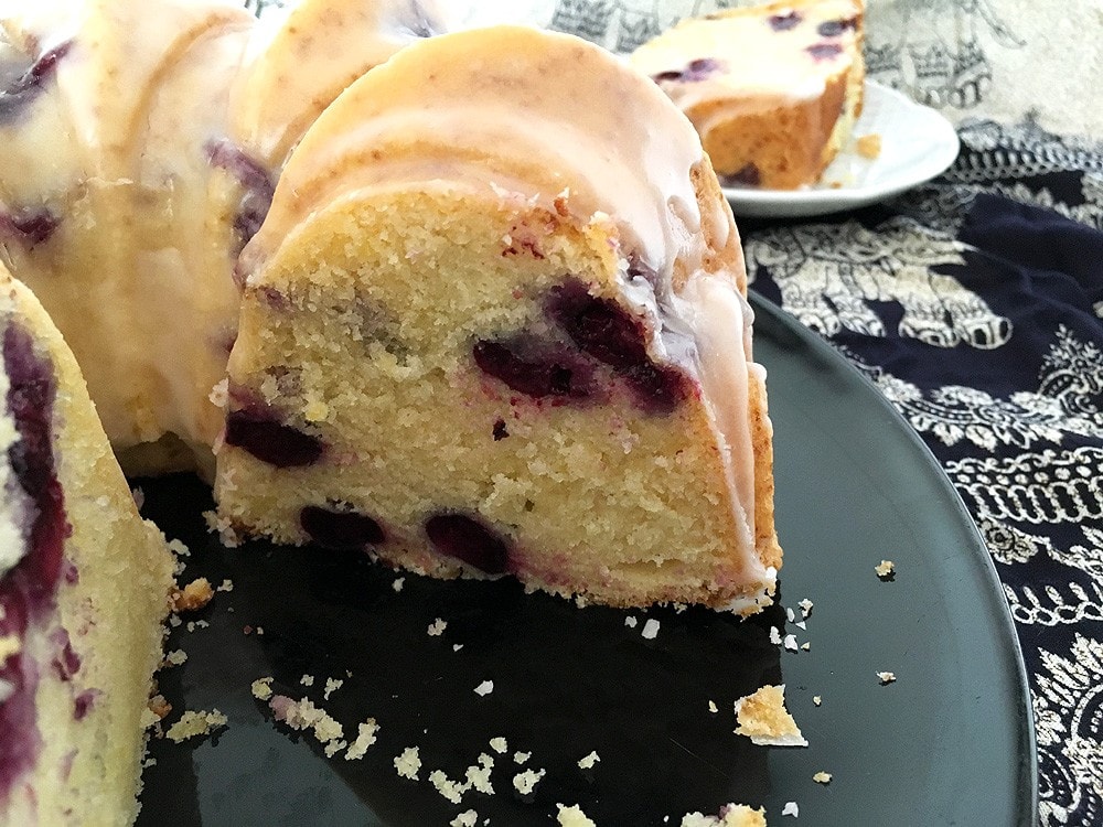 delikatissen mejor receta de bundt cake lemon Blueberry Bundt Cake Bundt cake de arándanos y limón Blueberry Bundt Cake bizcocho jugoso bizcocho de arándanos 