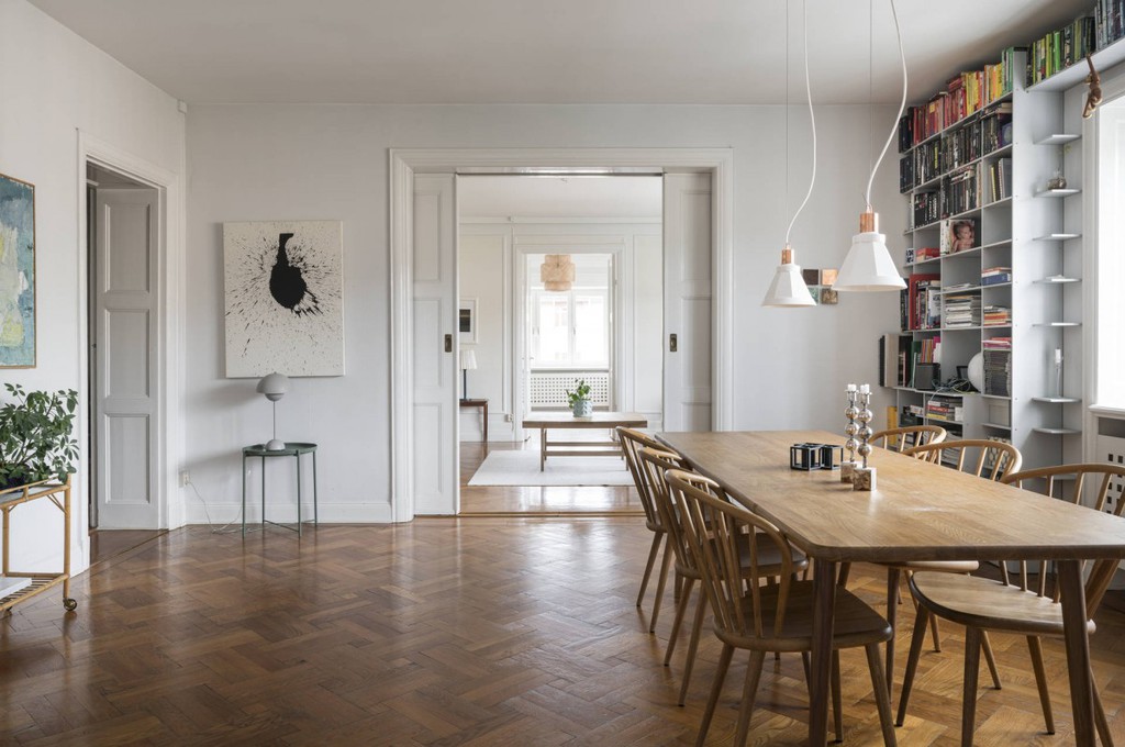 suelos de madera maciza puertas correderas de madera pisos señoriales europeos hojas grandes de doble hoja de madera decoración señorial 