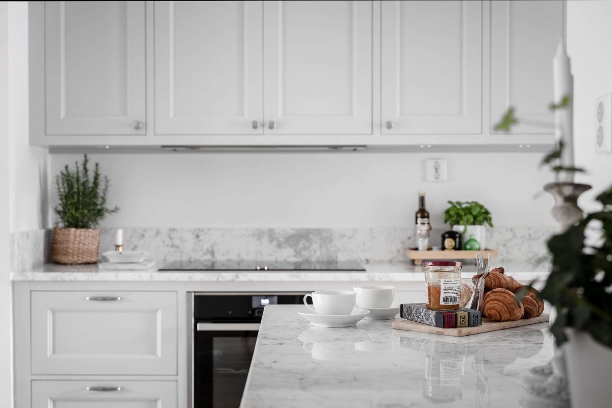 revestimiento cocina marmol de carrara encimera de marmol encimera de madera cocina nórdica cocina blanca 