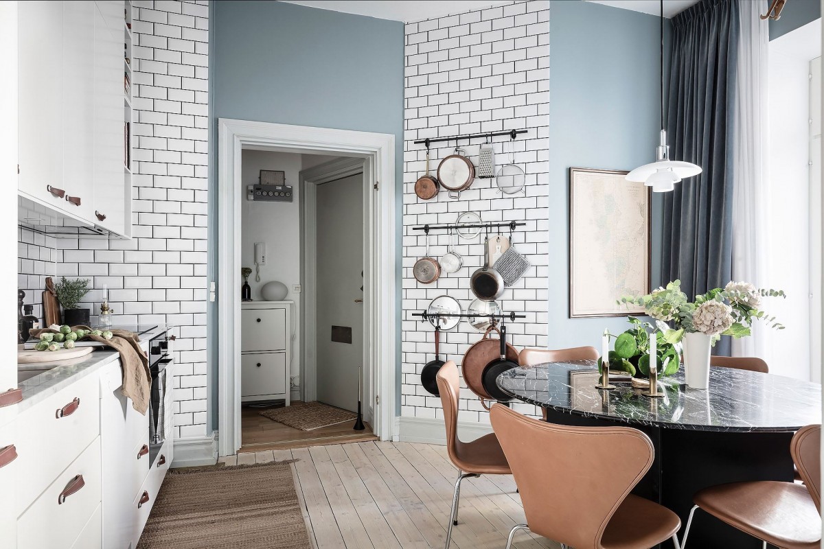 sillas serie 7 piso sueco pequeño muebles de diseño lámparas de Louis Poulsen decoración nórdica cocina nórdica cocina moderna 