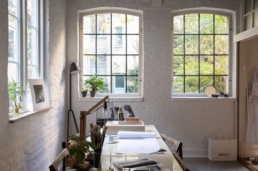 work space decor white interiors viviendas con zona de trabajo scandinavian decor decoración oficina decoración estudio de trabajo casas con oficina casas con atelier 