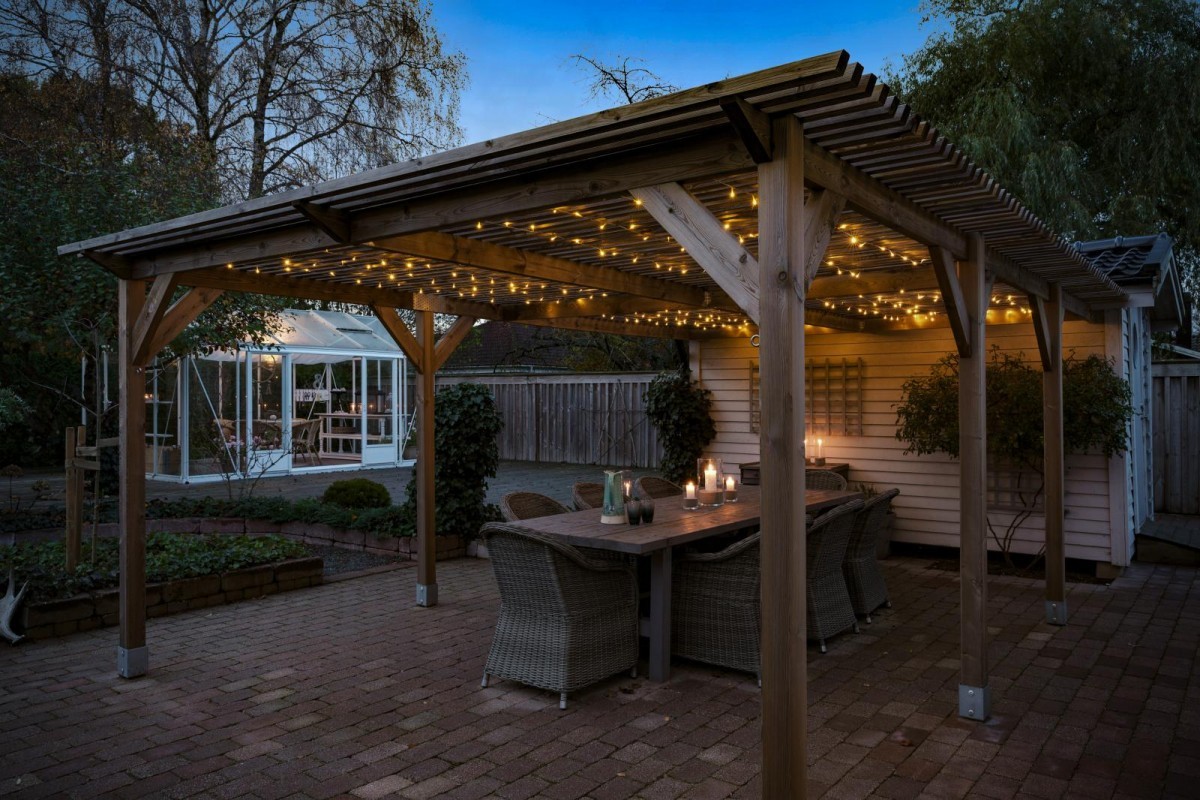 scandinavian exteriors nordic lights nordic exteriors luces de navidad luces de exterior iluminación de ambiente hygge Guirnaldas de luces fairy lights diseño exteriores 