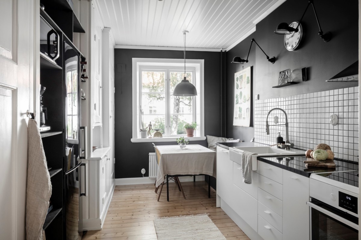 pintar de negro paredes negras cocina blanca paredes negras black walls kitchen black wall black paint black kitchen 