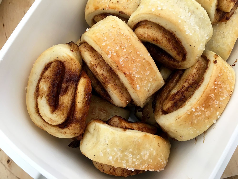 sweet bread rollos de canela recetas delikatissen patisserie pastry pan dulce kanelsnegle kanelgifler kanel ruller cinnamon rolls receta saludable cinnamon rolls cinnamon buns bakery 