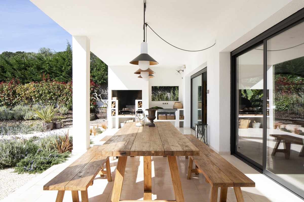 villas blancas mediterráneo villa mediterránea villa costera scandinavian mediterranean mediterranean villa mediterranean interiors mediterranean decor mediterranean coastal luxury villas exterior decor estilo minimal mediterraneo estilo costero mediterraneo decoración exteriores 