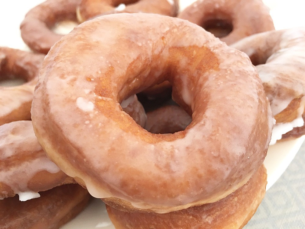 delikatissen How to Make Donuts From Scratch Glazed Doughnuts Easy Homemade Donut Holes Doughnuts Recipe donuts caseros glaseados esponjosos donut glaze cómo hacer donuts caseros Best Homemade Glazed Donuts Best Homemade Donuts Recipe american doughnuts 