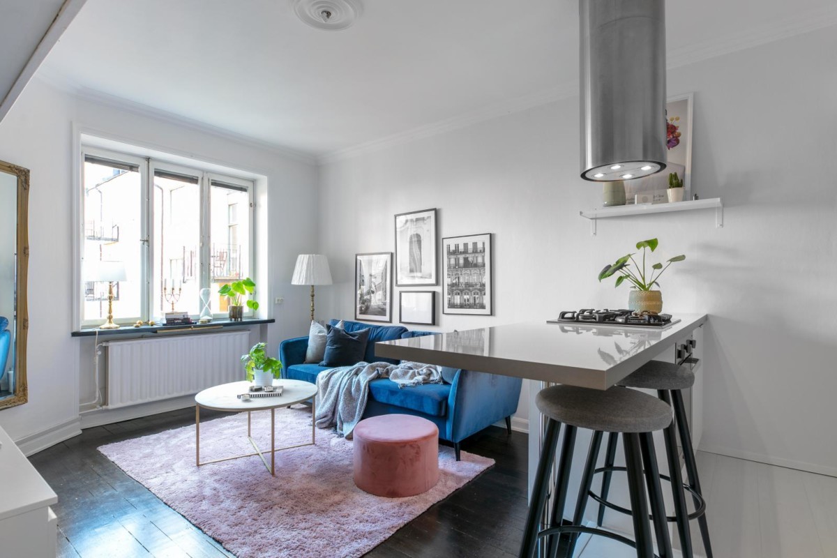 tiny studio decor studio interiors studio decor scandinavian studio scandinavian decor estudios con barra en la cocina estudio sueco decoración decoración pisos pequeños decoración estudios cocina pequeña cocina nórdica cocina abierta 