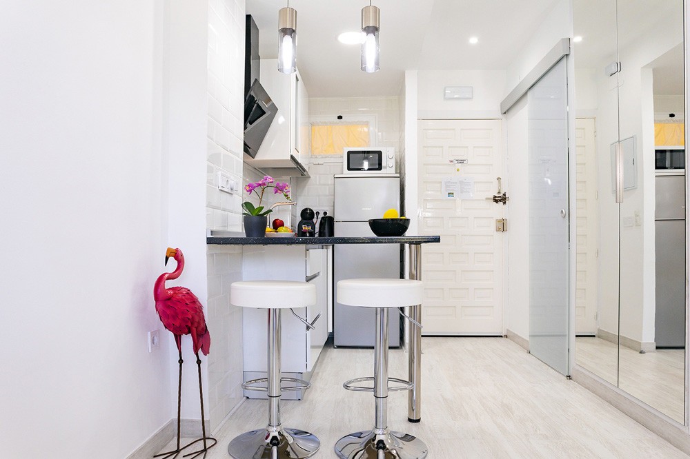 summer studio summer house small beach studio mini studio costa del sol spain mini piso vacaciones mini piso vacacional estudio vacaciones distribución abierta diáfana diseño diafano costa del sol golf beach studio beach house beach apartment apartamento sol golf apartamento en la playa apartamento en la costa del sol 