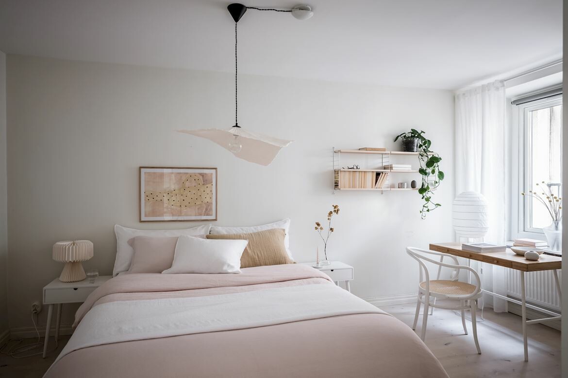scandinavian design scandinavian bedroom pink bedroom objetos decoración naturales nordic natural nordic design natural scandinavian natural design muebles naturales funda nórdica rosa dormitorio nórdico dormitorio femenino dormitorio con zona estudio dormitorio chicas decoración pisos pequeños decoración estudios decoración dormitorio accesorios hogar naturales 