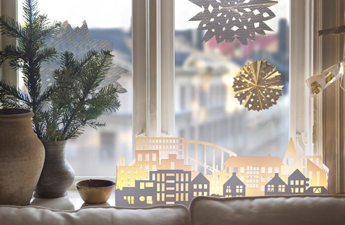 scandinavian design scandinavian decor nordic interiors nordic christmas mesas nochebuena mesas decoraciones navideñas mesas de navidad estilo nórdico con color decoración navideña colorida decoración navideña colorfull decor christmas tree scandinavian christmas table christmas scandinavian interiors christmas decor arbol de navidad nórdico escandinavo 