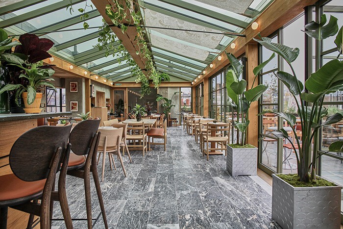 shop interiors shop decor ocio londres modern shop decor londres viajes london travel london shopping english shops decoración de bares y tiendas bar restaurant interiors bar decor 
